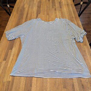 Womens XXL B & W Striped 3/4 Length Sleeved Top w/ Mother of Pearl Buttons